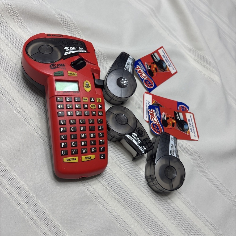 Brady ID Pal-750-499  Label Maker/ Bundle For Parts‎ Will Power On W/cartridges